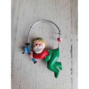Hallmark 1991 hooked Santa ornament Xmas